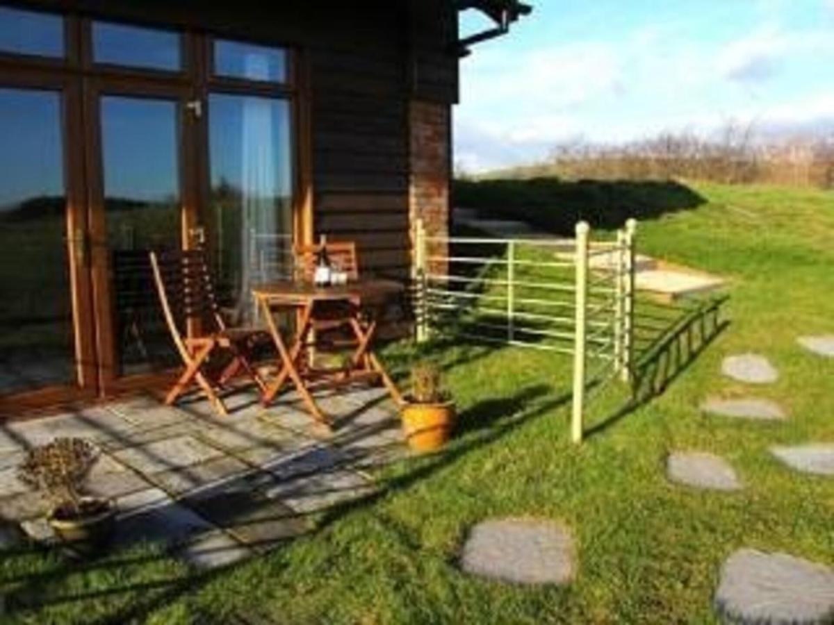 Poachers Hut - Captivating 1-Bed Cottage Shorwell Eksteriør bilde