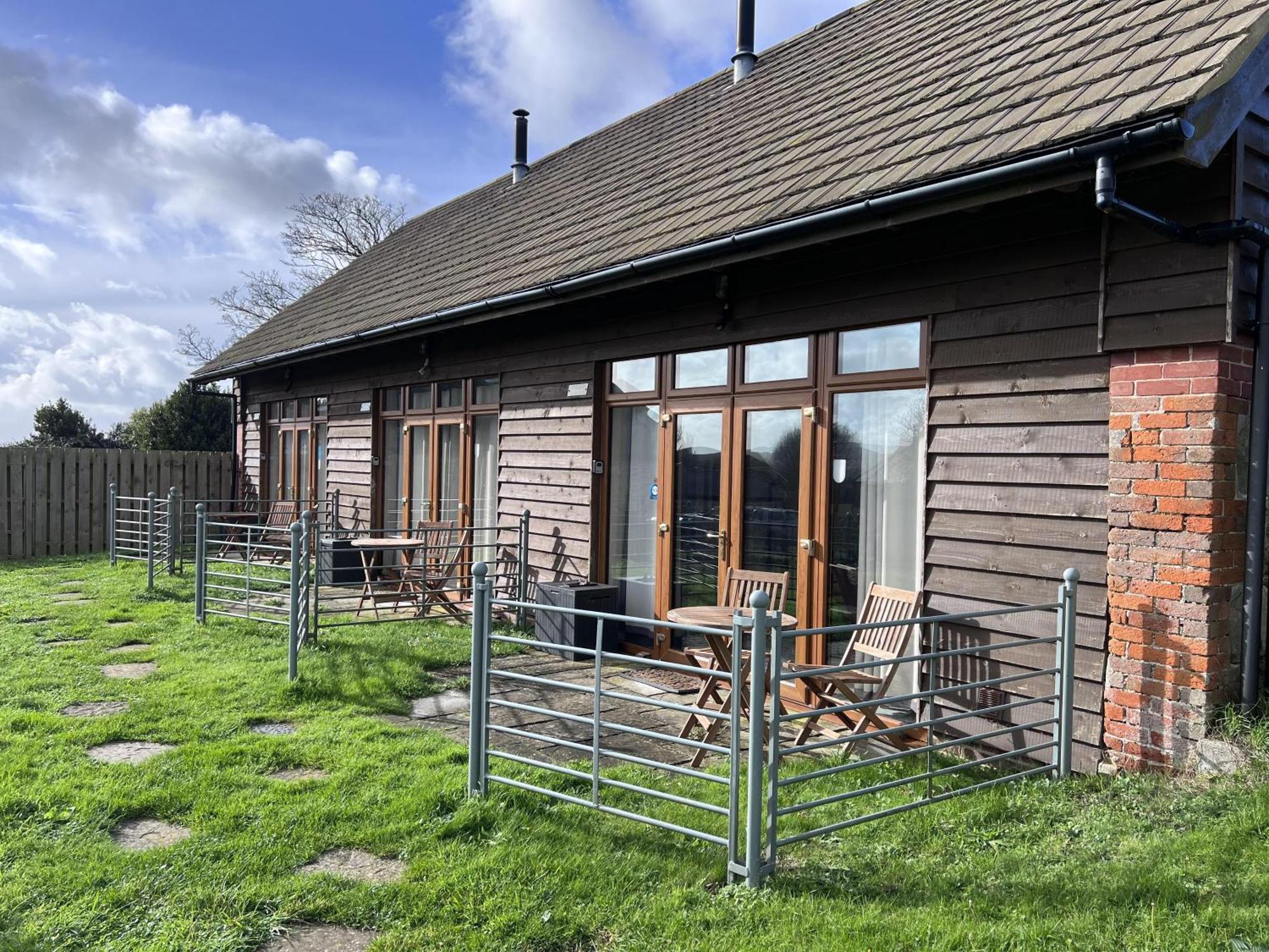 Poachers Hut - Captivating 1-Bed Cottage Shorwell Eksteriør bilde